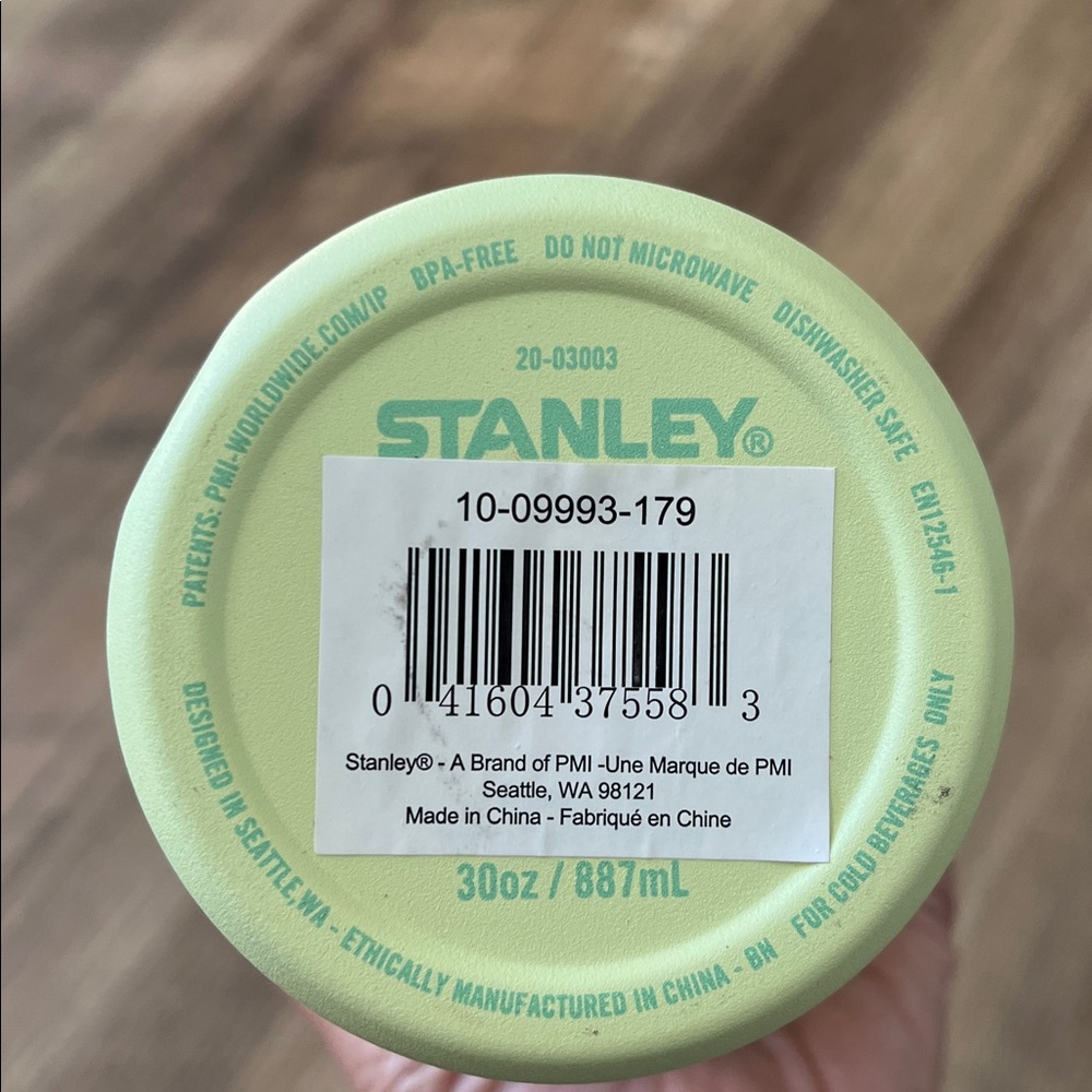 Stanley The Iceflow Flip Straw Tumbler 30 oz. Stand key Thermos - Picture 7 of 8